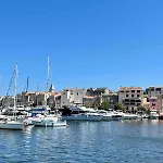 Appartamento Au Coeur De Saint-florent à 200m De La *